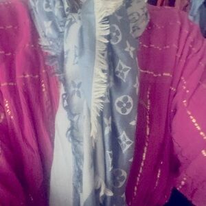 LOUIS VUITTON gently used denim-blue coloured scarf - so cute!